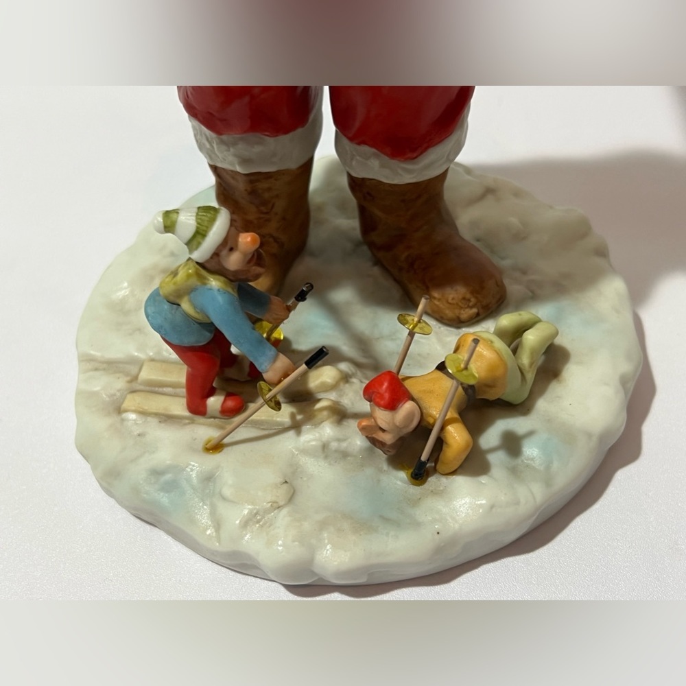 Rare Ceramic Santa Possible Dreams Santa’s Time Off Day On The Slopes Snow Ski - Picture 12 of 16